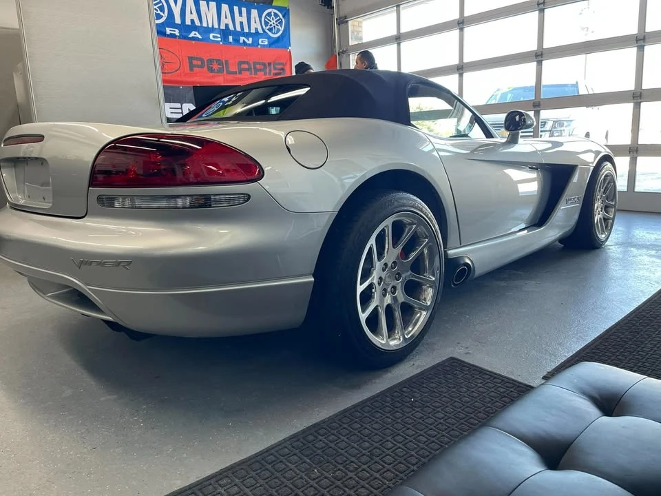 2005 Dodge Viper 4th Gen - Image 2 of 17