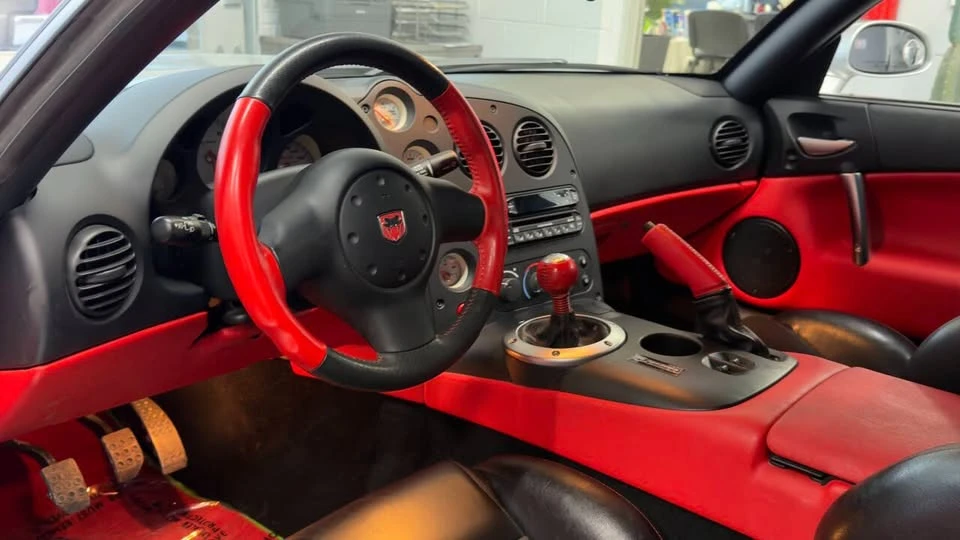 2005 Dodge Viper 3rd Gen - Image 5 of 10