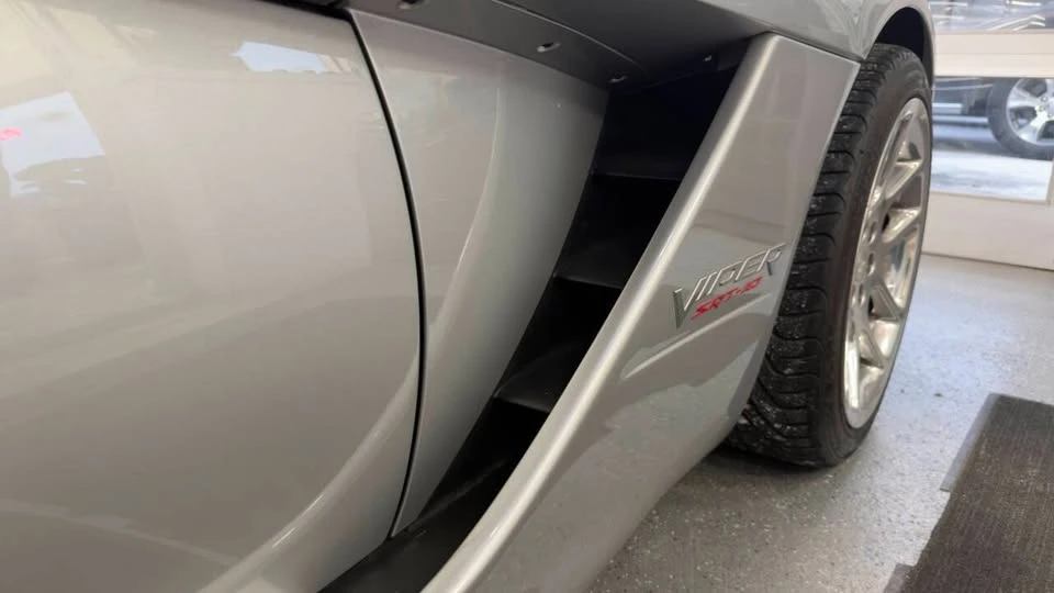2005 Dodge Viper 3rd Gen - Image 4 of 10