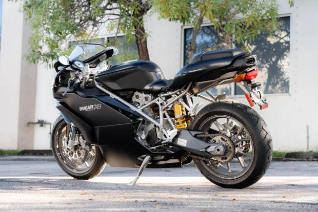 2005 Ducati 749 - Image 2 of 6