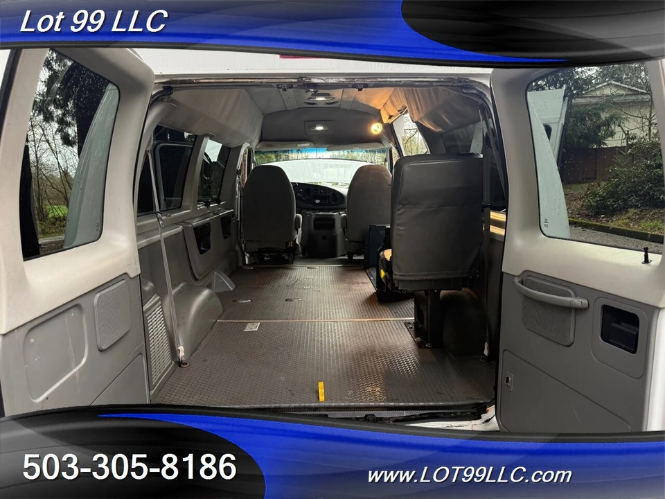 2005 Ford Econoline Van - Image 2 of 4