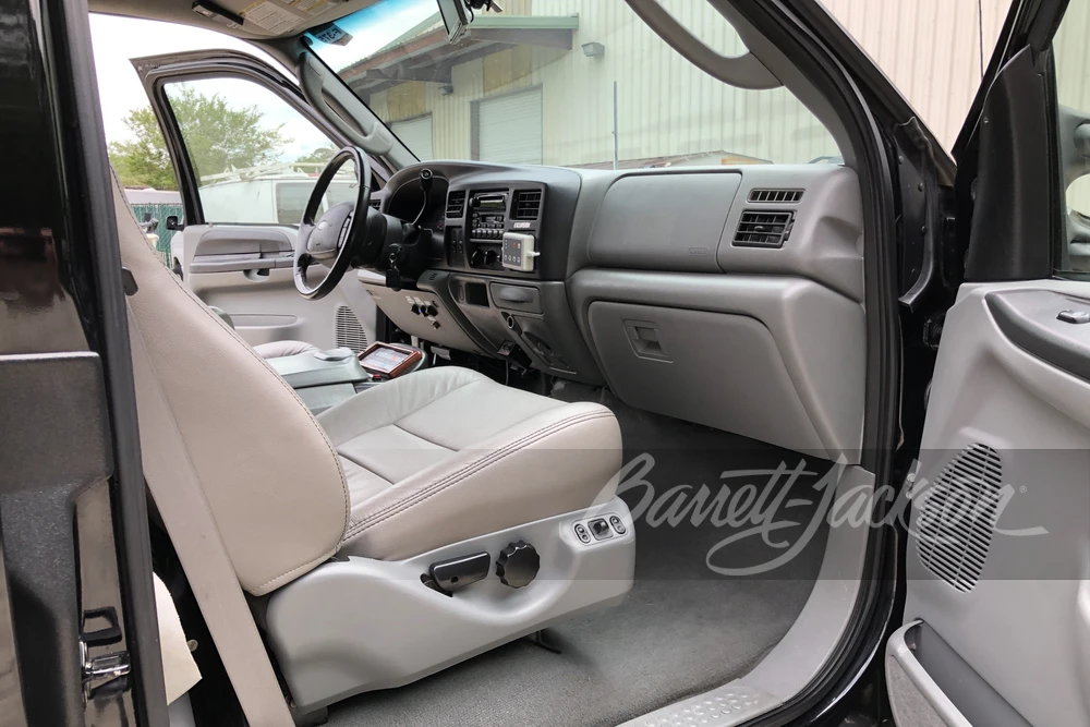2005 Ford Excursion - Image 2 of 12