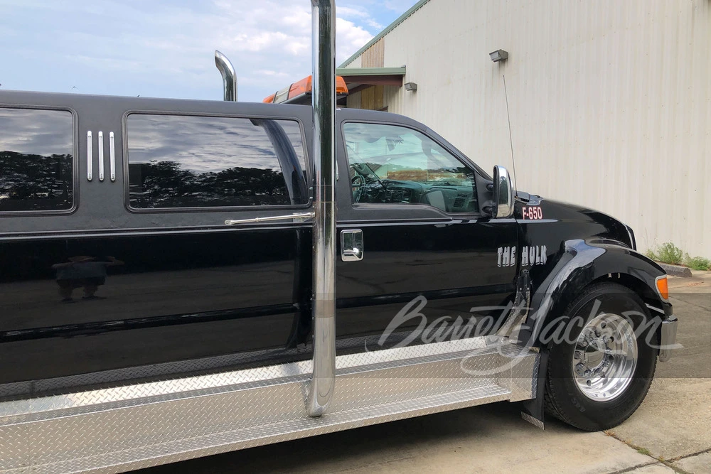 2005 Ford Excursion - Image 3 of 12