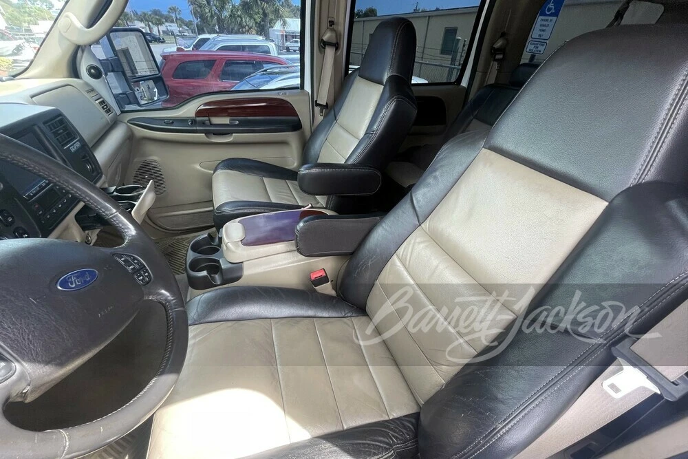 2005 Ford Excursion - Image 3 of 12