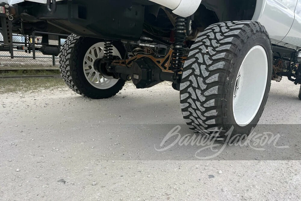 2005 Ford Excursion - Image 10 of 12