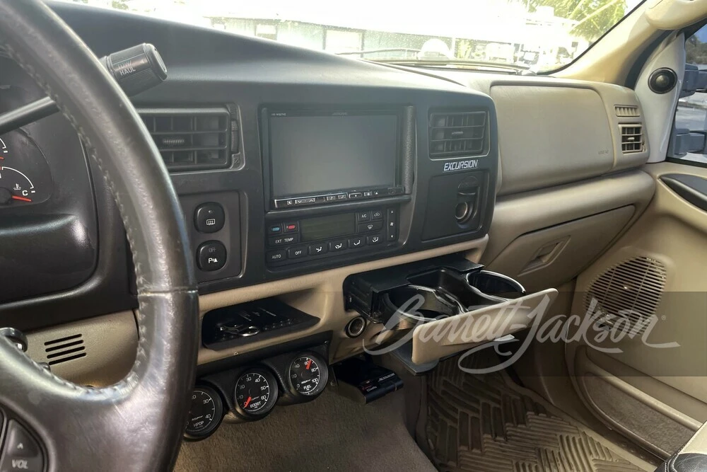 2005 Ford Excursion - Image 11 of 12
