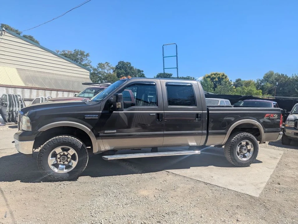 2005 Ford Super Duty 1st Gen - Image 2 of 20