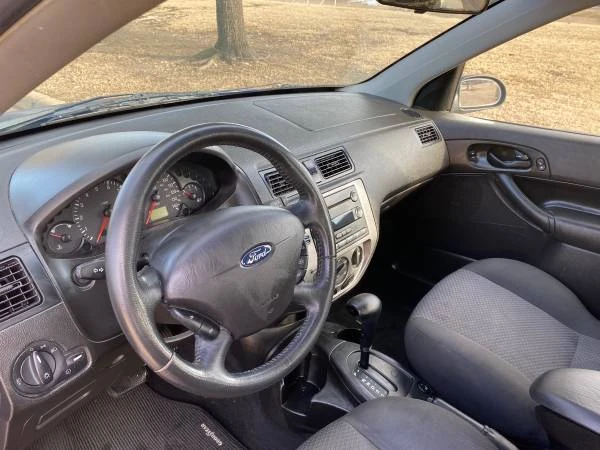 2005 Ford Focus 2nd Gen - Image 12 of 13
