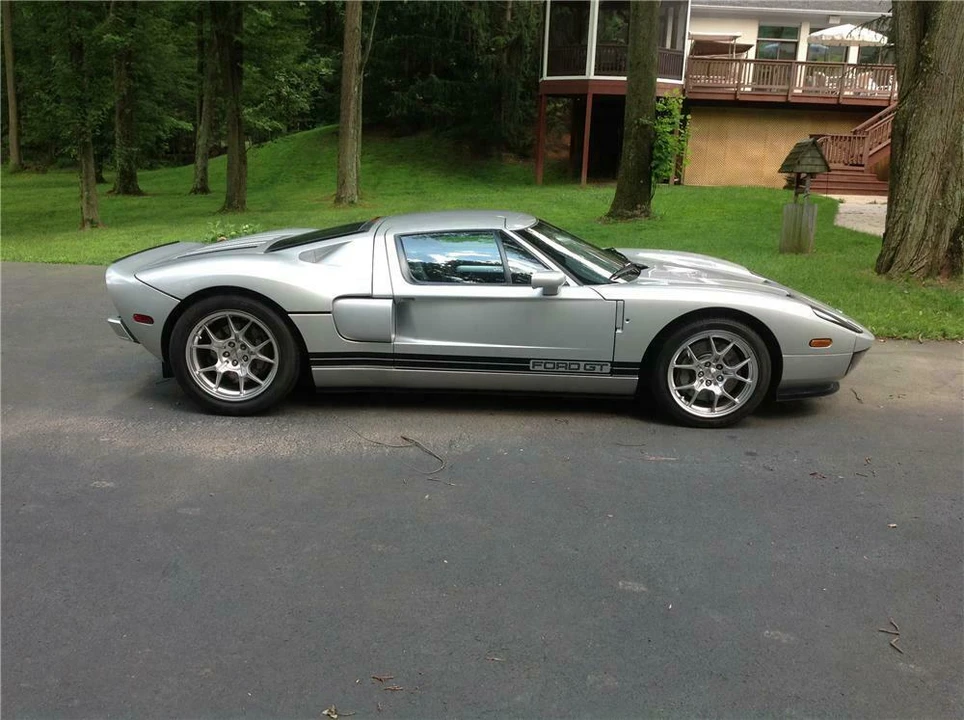 2005 Ford GT 1st Gen - Image 2 of 4
