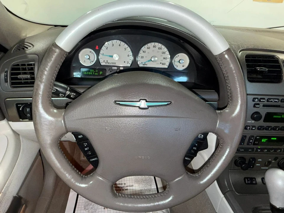 2005 Ford Thunderbird 11th Gen - Image 14 of 16