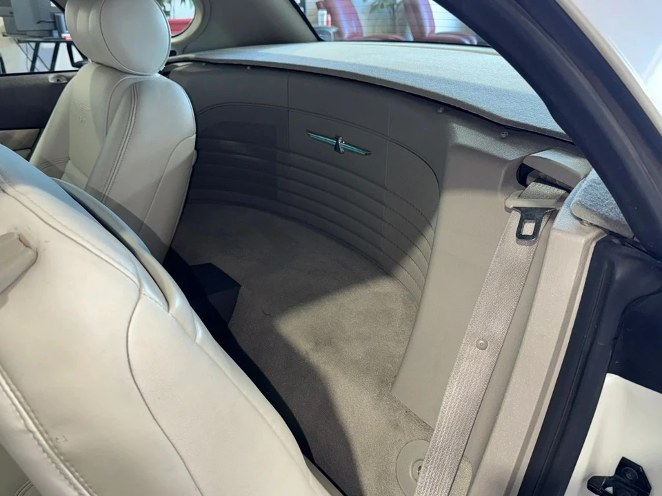 2005 Ford Thunderbird 11th Gen - Image 10 of 16