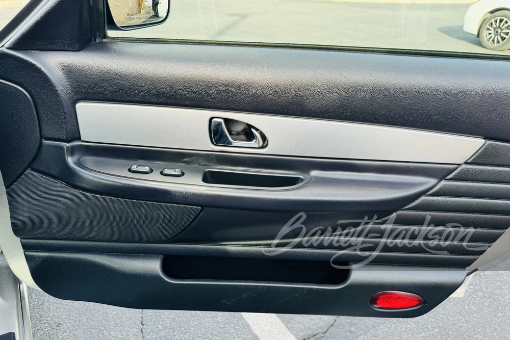 2005 Ford Thunderbird 11th Gen - Image 10 of 12