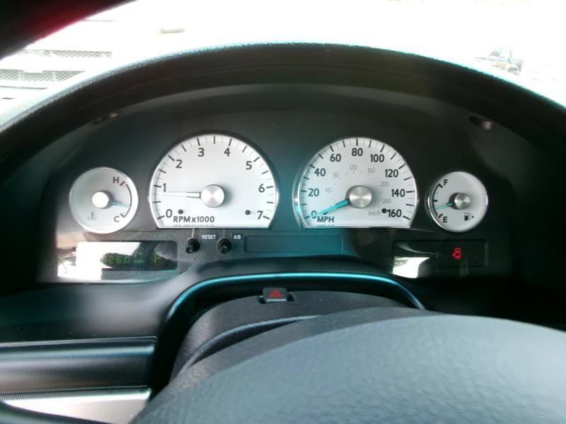 2005 Ford Thunderbird 11th Gen - Image 13 of 13