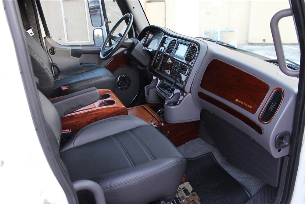 2005 Freightliner - Image 3 of 5
