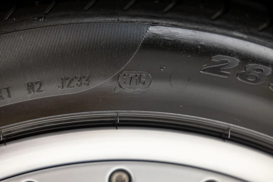 2005 Ferrari 612 - Image 28 of 31