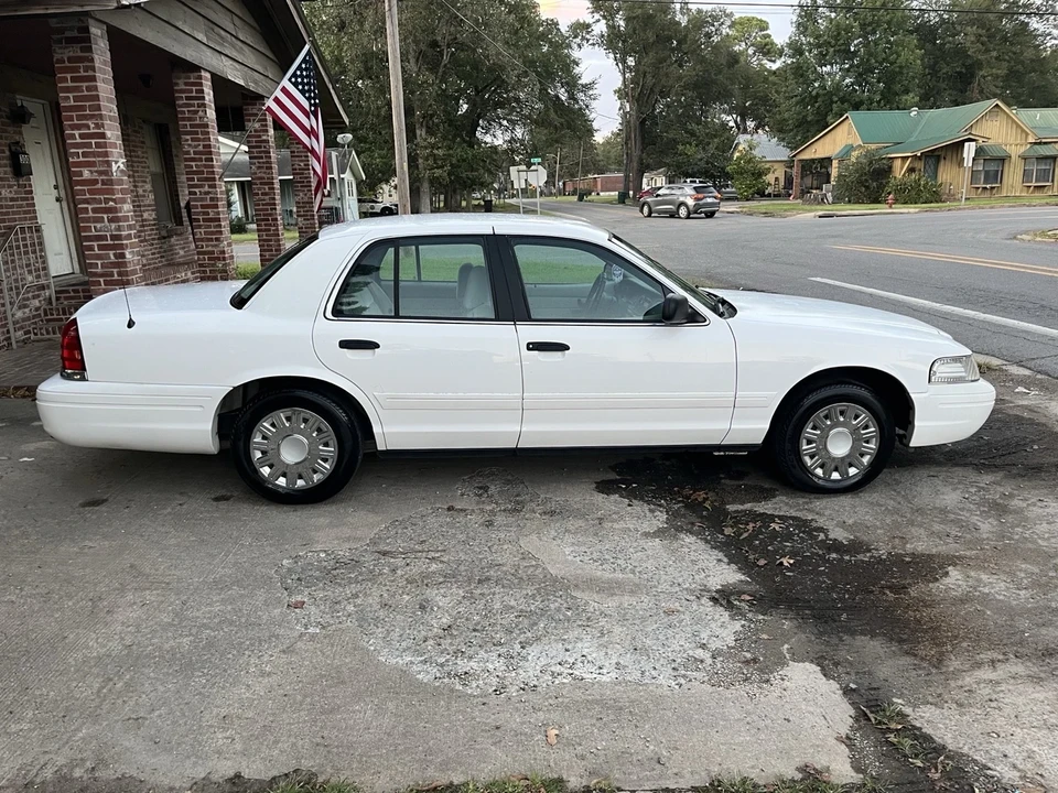 2005 Ford Crown Victoria - Image 4 of 18