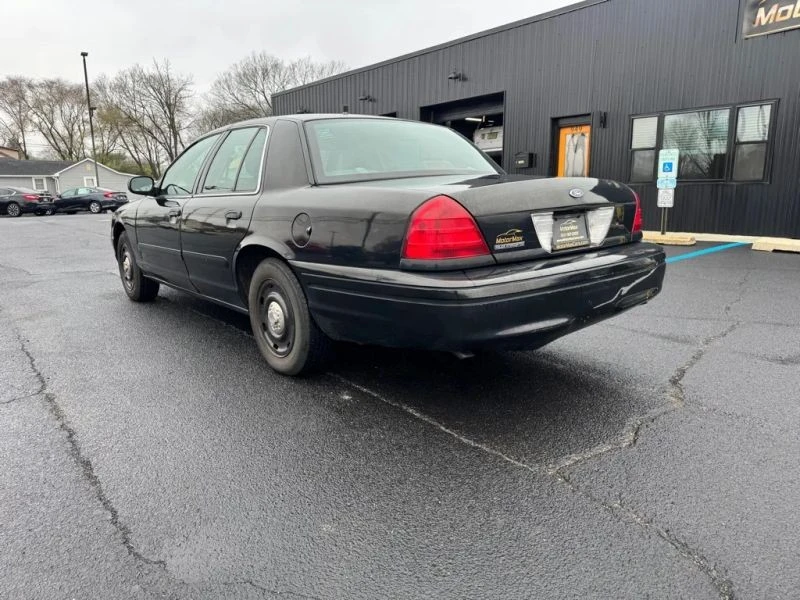 2005 Ford Crown Victoria - Image 2 of 7