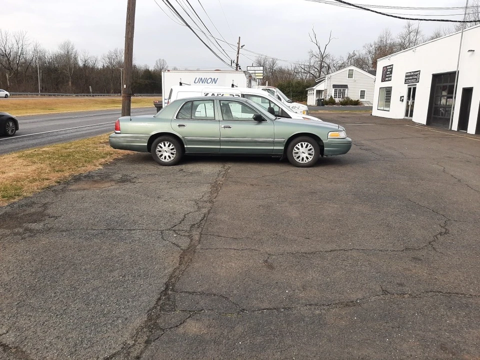 2005 Ford Crown Victoria - Image 4 of 21
