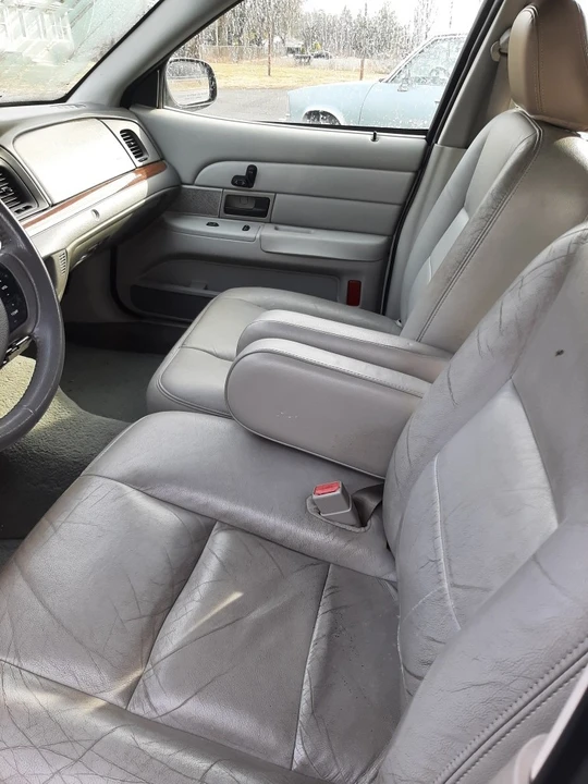 2005 Ford Crown Victoria - Image 14 of 21