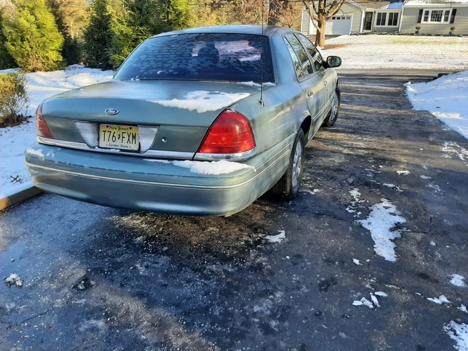 2005 Ford Crown Victoria - Image 6 of 21