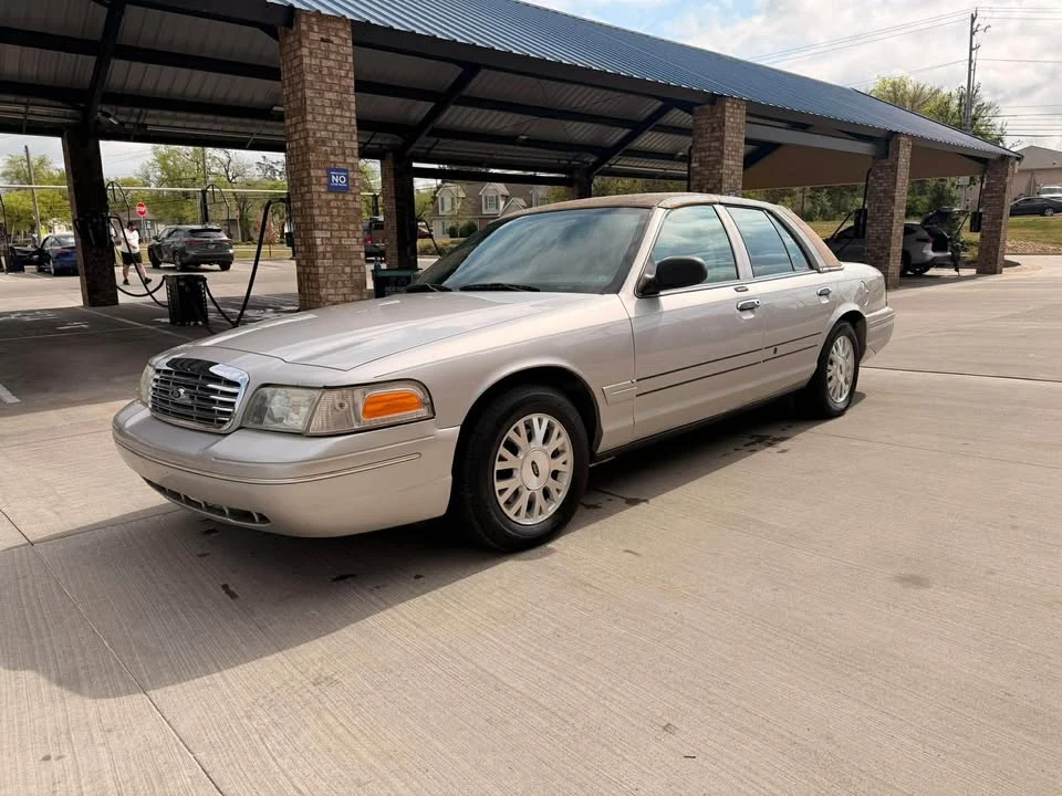 2005 Ford Crown Victoria - Image 7 of 18