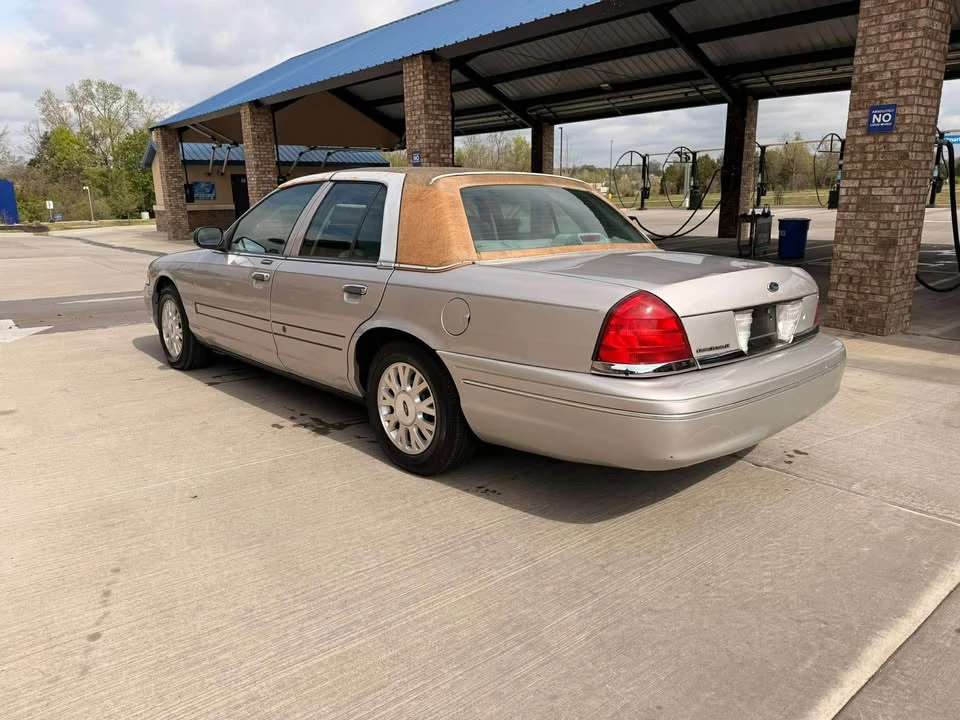 2005 Ford Crown Victoria - Image 5 of 18