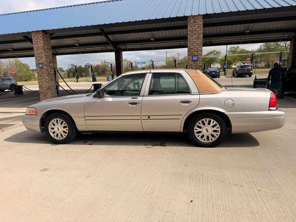 2005 Ford Crown Victoria - Image 6 of 18