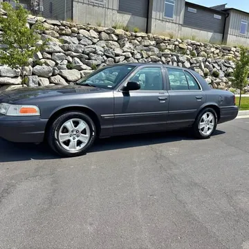2005 Ford Crown Victoria LX Sport Sedan 4D