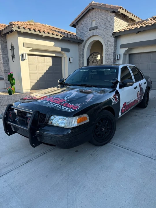 2005 Ford Crown Victoria - Image 2 of 9
