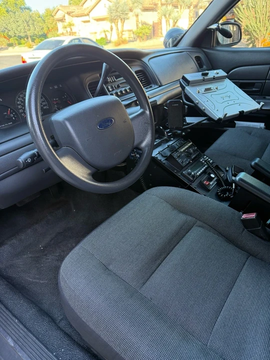 2005 Ford Crown Victoria - Image 9 of 9