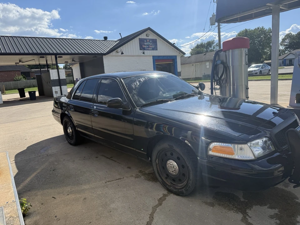 2005 Ford Crown Victoria - Image 4 of 8