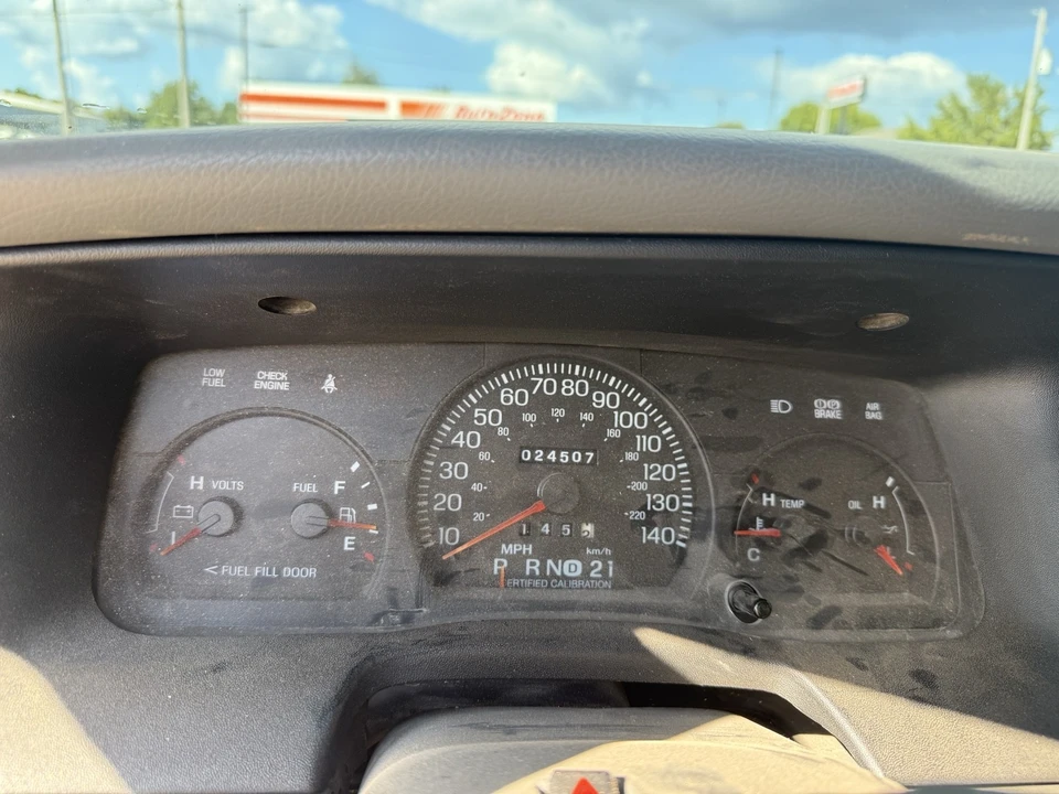 2005 Ford Crown Victoria - Image 7 of 8