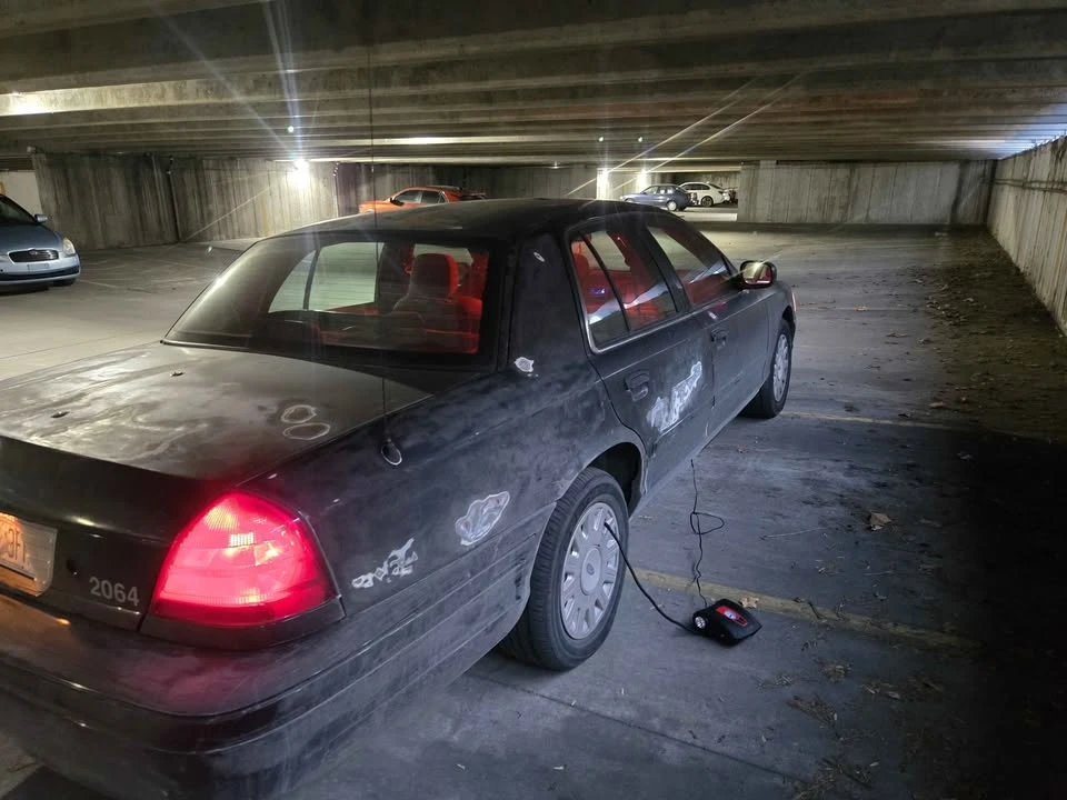 2005 Ford Crown Victoria - Image 4 of 8