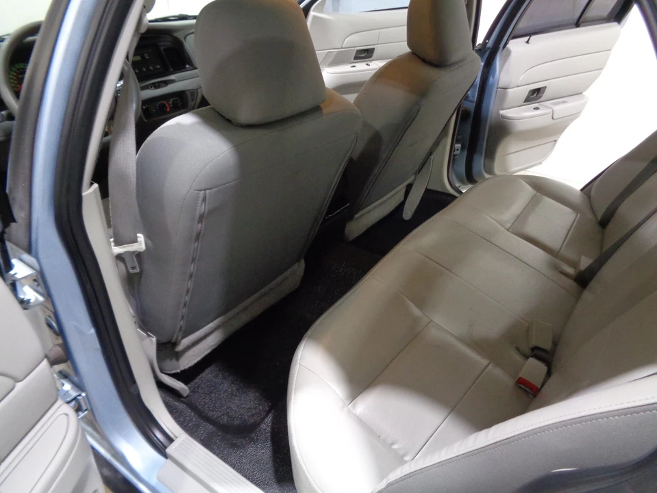 2005 Ford Crown Victoria - Image 12 of 20