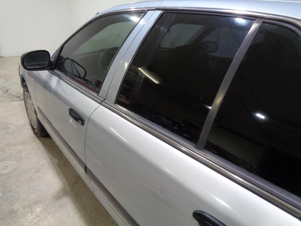 2005 Ford Crown Victoria - Image 9 of 20