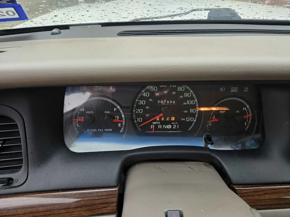 2005 Ford Crown Victoria - Image 6 of 8