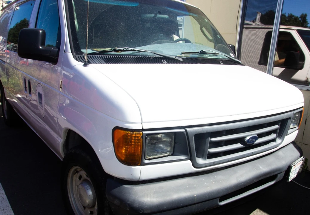 2005 Ford Econoline Van - Image 7 of 20