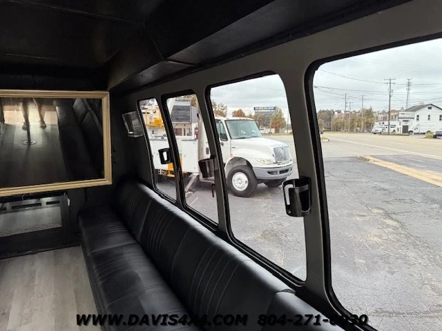 2005 Ford Econoline Van - Image 28 of 31