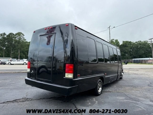 2005 Ford Econoline Van - Image 9 of 31