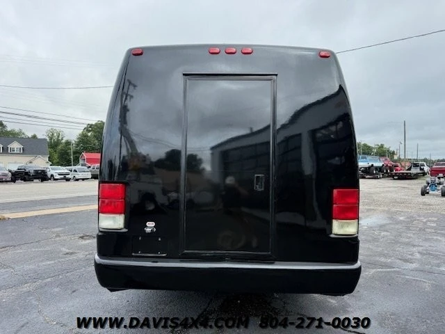 2005 Ford Econoline Van - Image 10 of 31