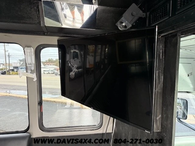 2005 Ford Econoline Van - Image 22 of 31