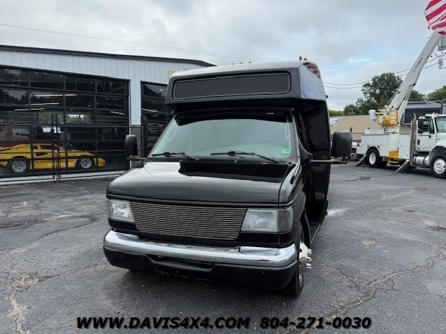 2005 Ford Econoline Van - Image 3 of 31