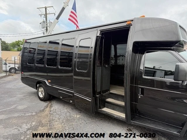 2005 Ford Econoline Van - Image 19 of 31
