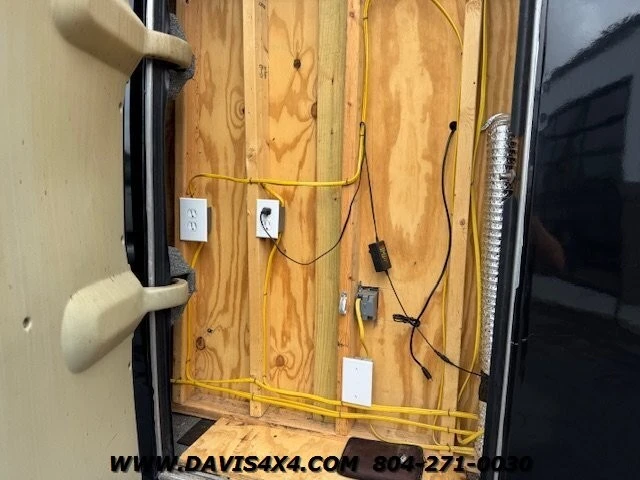 2005 Ford Econoline Van - Image 12 of 31