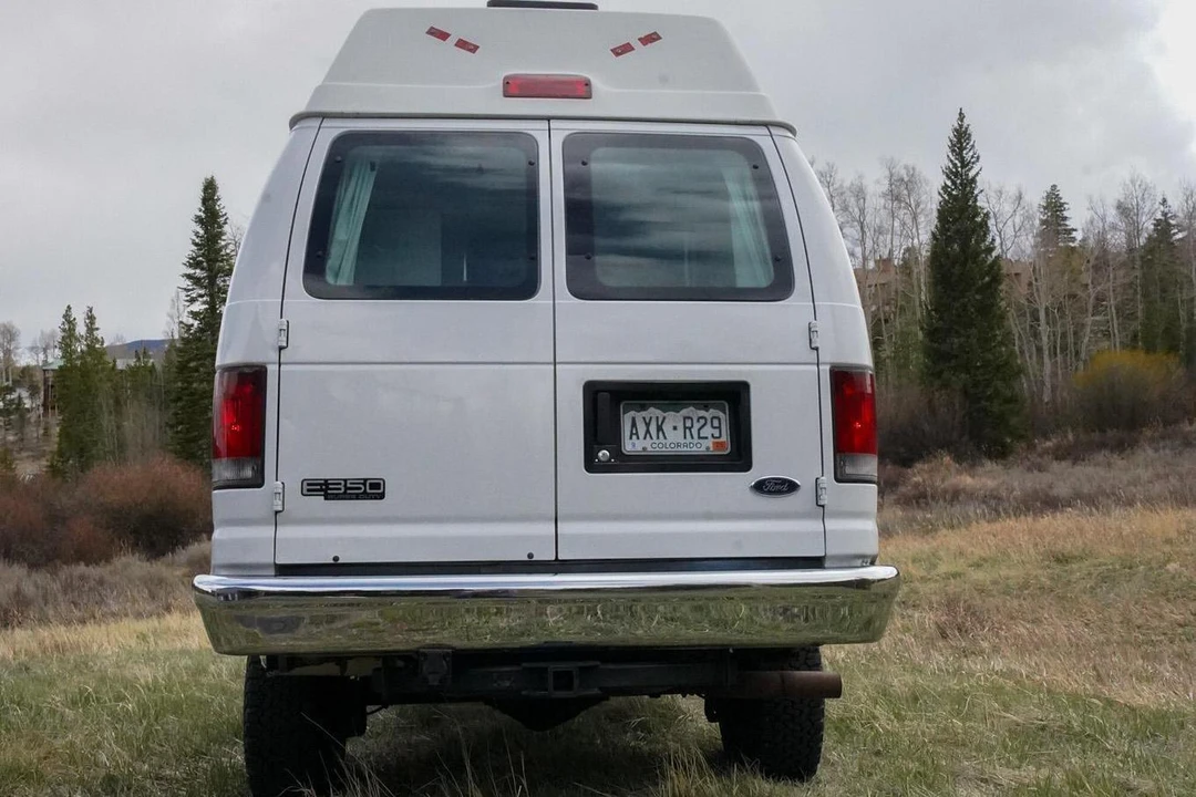 2005 Ford Econoline Van - Image 9 of 31