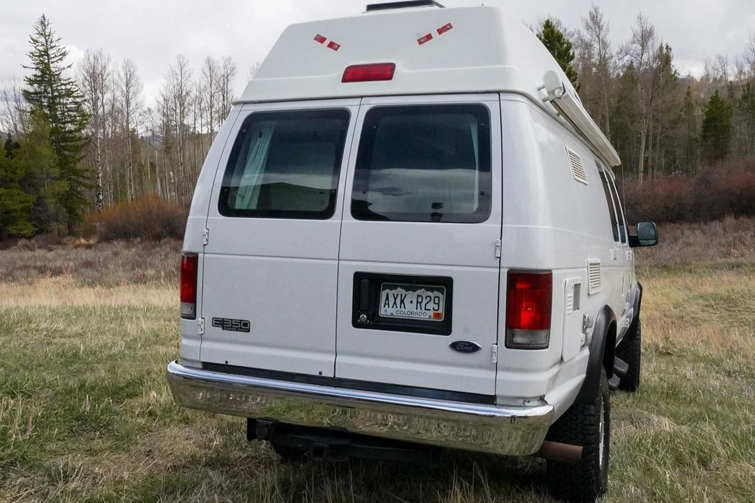2005 Ford Econoline Van - Image 10 of 31