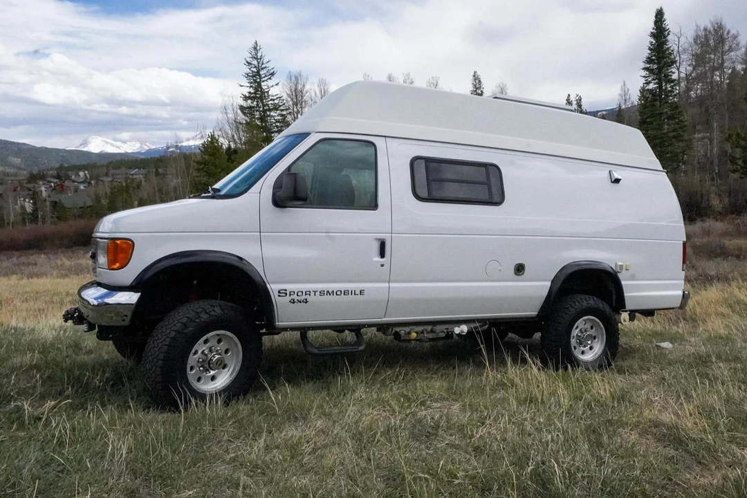 2005 Ford Econoline Van - Image 3 of 31