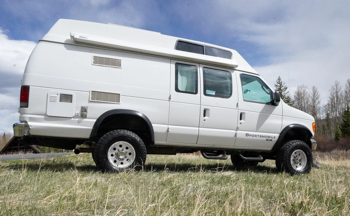 2005 Ford Econoline Van - Image 11 of 31