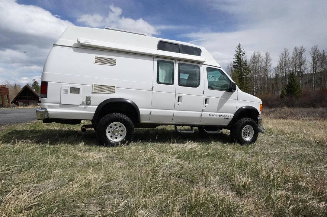 2005 Ford Econoline Van - Image 12 of 31