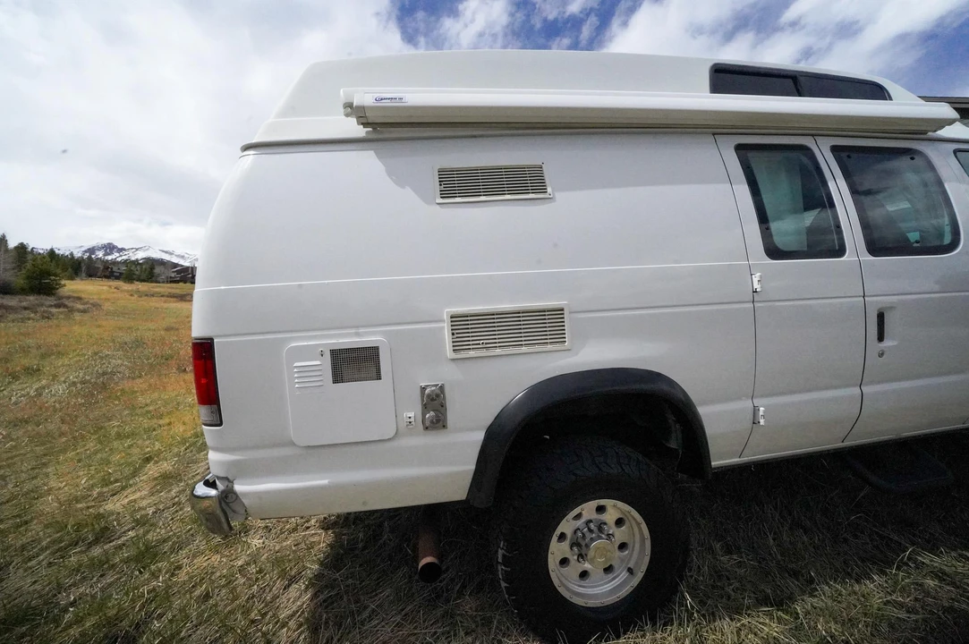 2005 Ford Econoline Van - Image 30 of 31